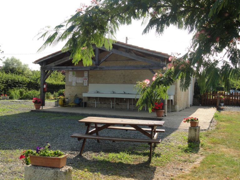 Camping La Clé Des Champs sanitair 768x576