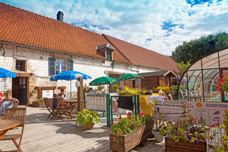 Camping La Ferme Des Aulnes terras 768x512