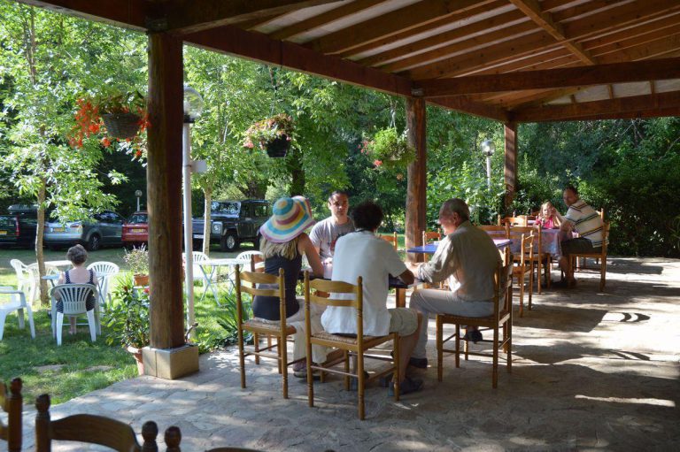 Camping La Prade restaurant 768x511