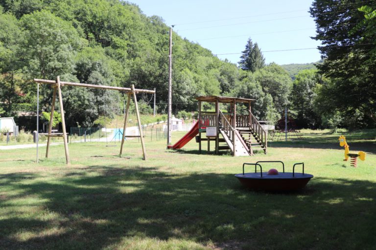 Camping La Prade speeltuin 768x512