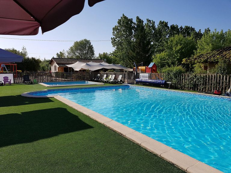 Camping Le Clos Lalande zwembad 768x576