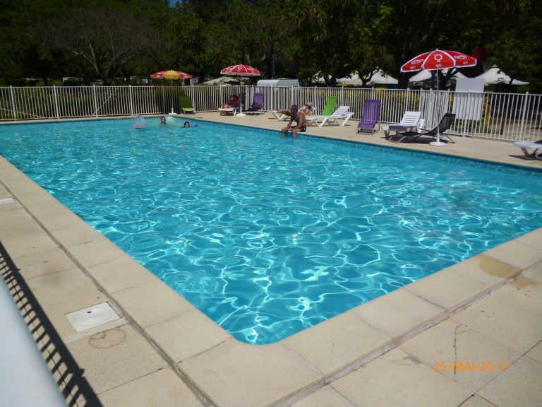 Camping Le Mouliat zwembad 768x576