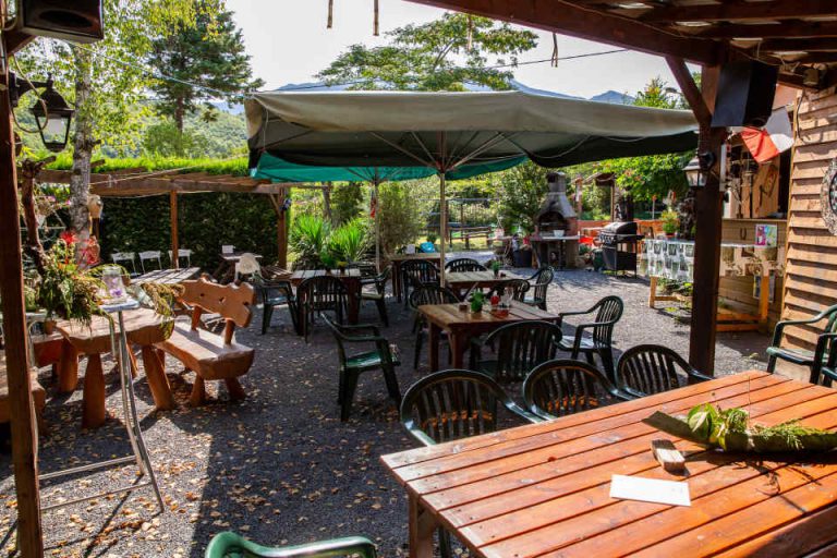 Camping Le Rotja terras 768x512