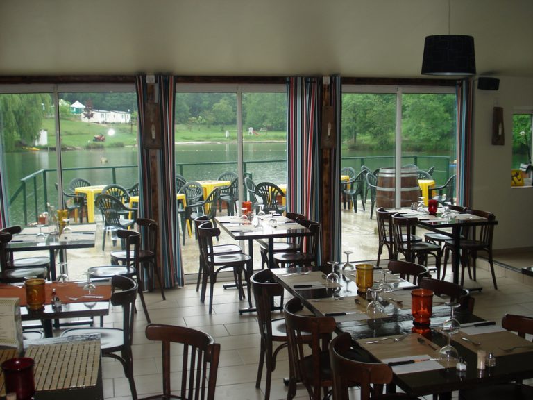 Camping Les 2 Lacs restaurant 768x576