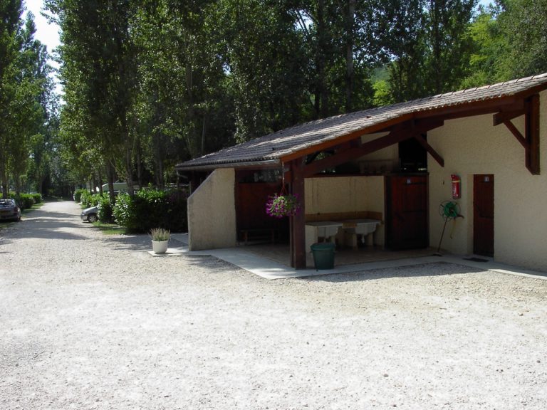 Camping Les 2 Lacs sanitair 768x576