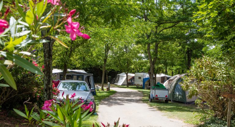 Camping Les Coudoulets staanplaatsen 768x416