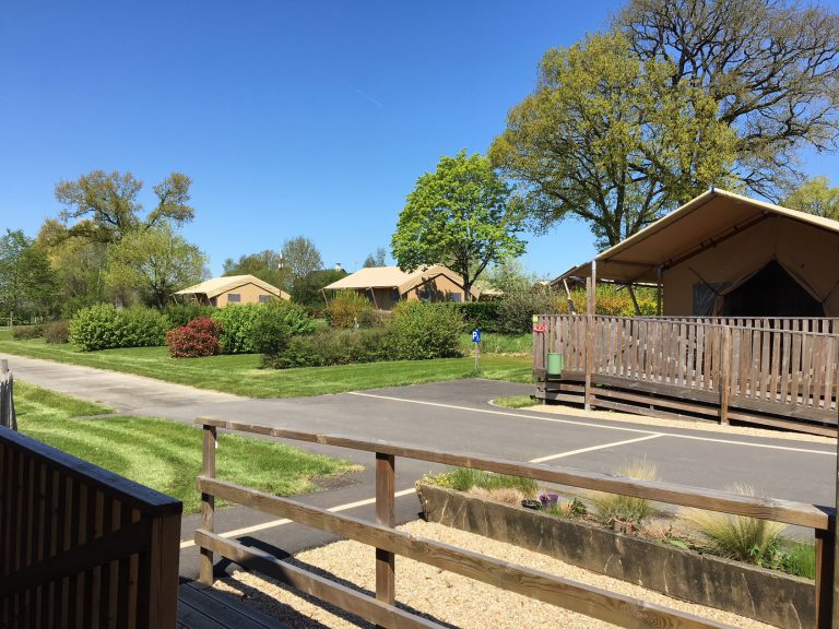 Glamping Sainte suzanne safaritent huren 768x576