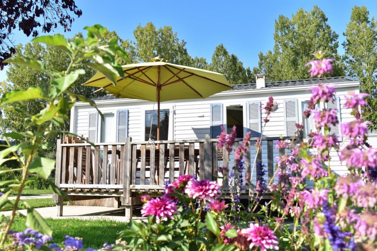 Camping Municipa Au Bord du Loir stacaravan huren 768x512