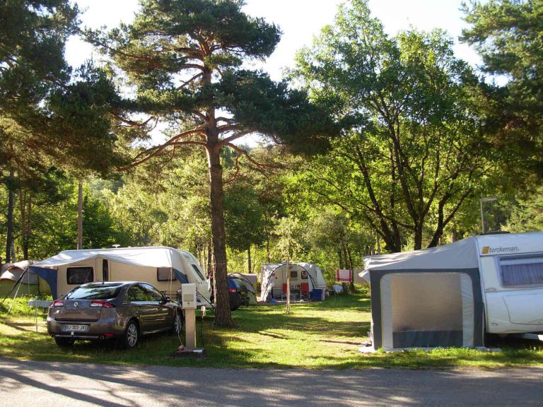 Camping municipal La Rochette staanplaats 768x576