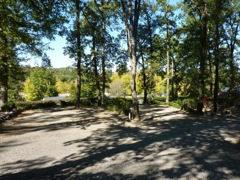 Camping municipal du Plan d Eau Rieux Volvestre staanplaats 768x576