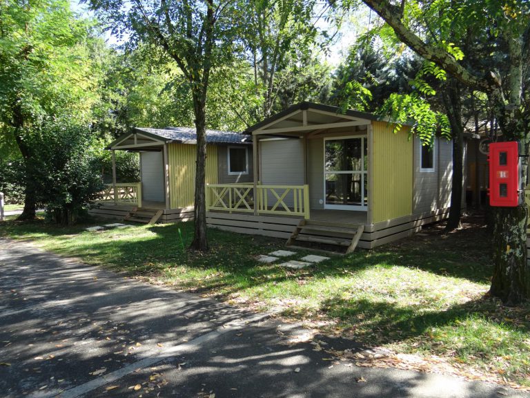 Camping Du Pont Ardeche chalet 768x576