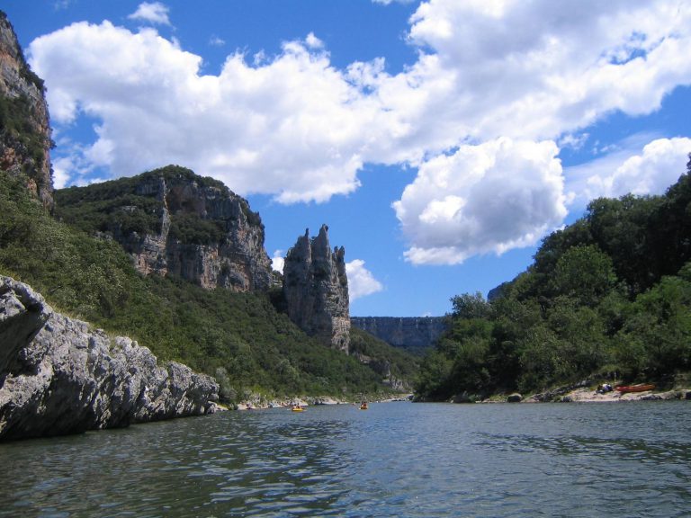 Camping Du Pont Ardeche kanovaren 768x576