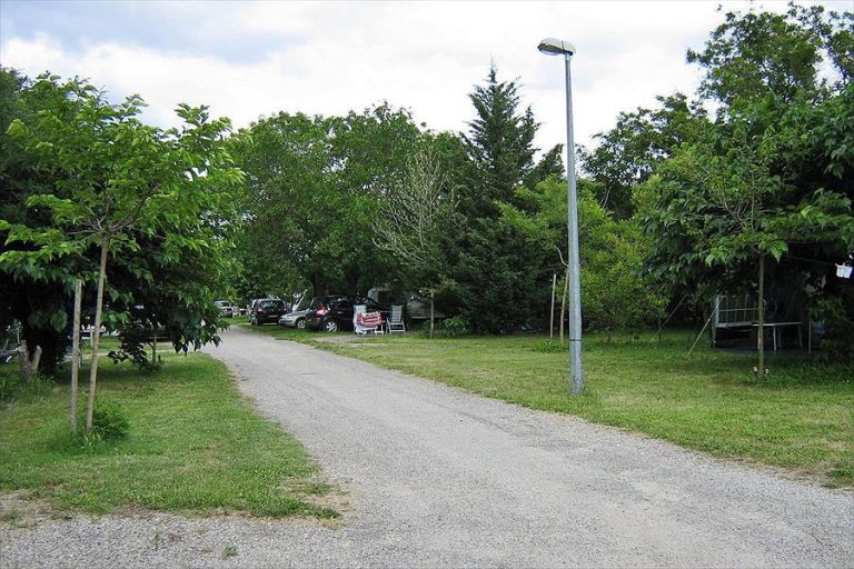Camping Durance Luberon staanplaatsen 768x512