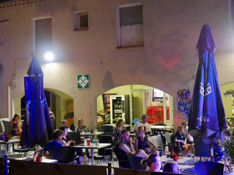 Camping Le Chassezac Ardeche terras 768x576