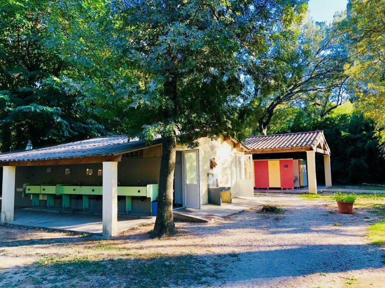 Camping Le Lion Ardeche sanitair 768x576