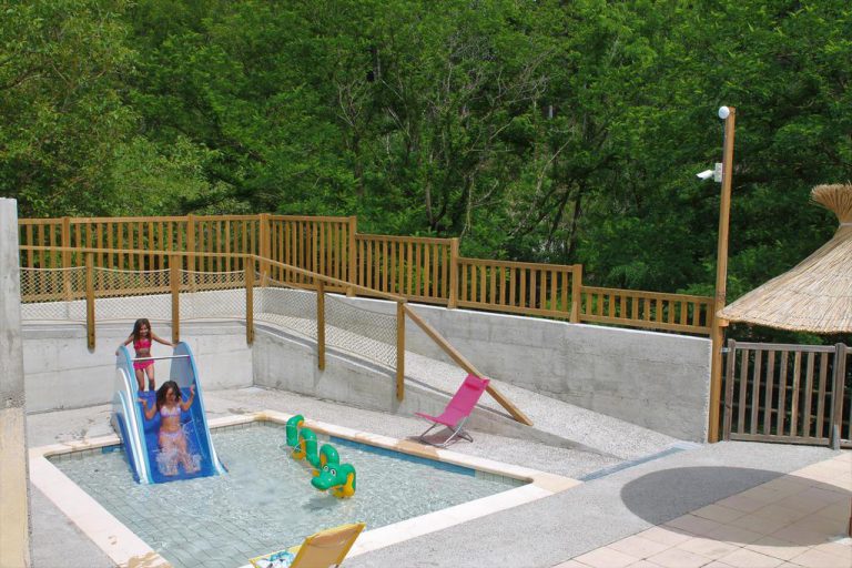 Camping Le Pastural Ardeche kinderbad 768x512