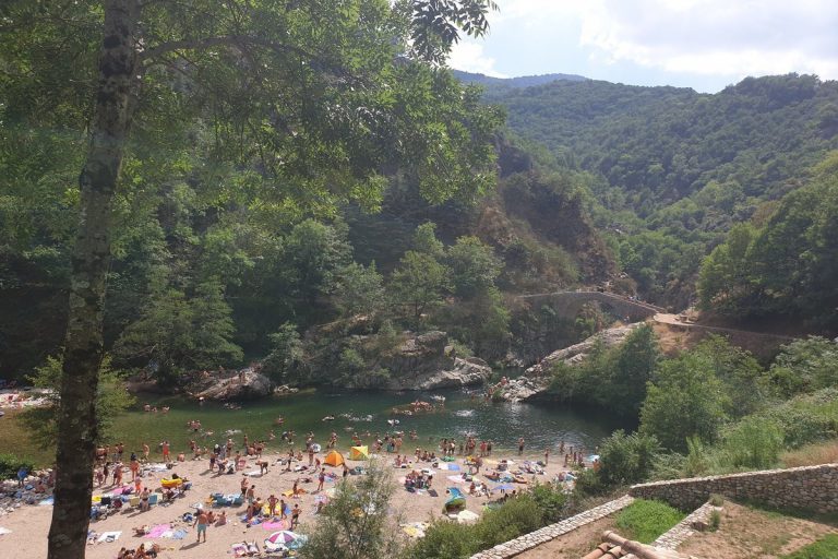 Camping Le Verger De Jastres strand 768x512