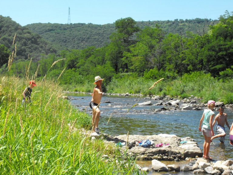 Camping Les Acacias Ardeche aan rivier 768x576