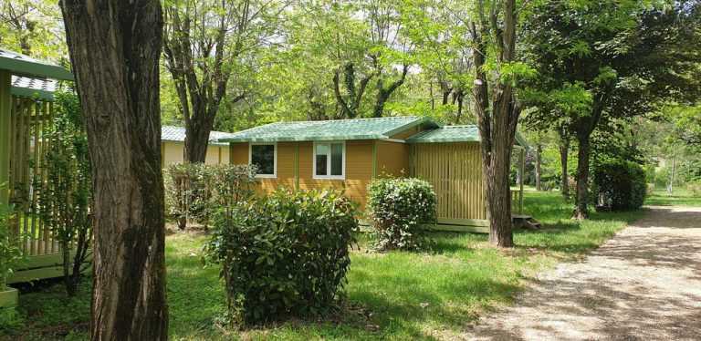 Camping Les Foulons Ardeche chalet 768x374