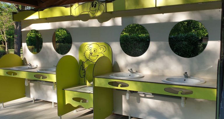 Camping Les Foulons Ardeche sanitair 768x409