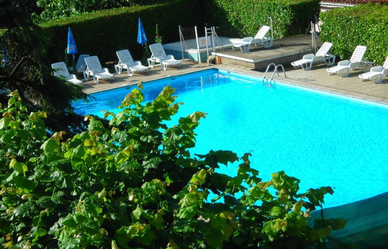 Camping Les Lavandes Ardeche zwembad 768x493