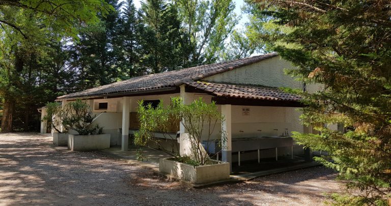 Camping Les Peupliers Ardeche sanitair 768x405