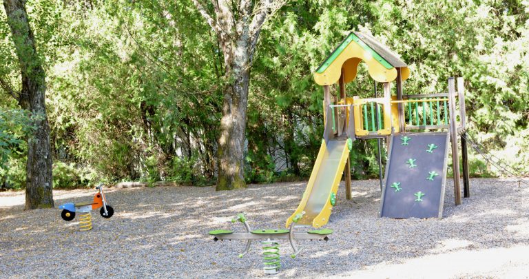 Camping Les Peupliers Ardeche speeltuin 768x405