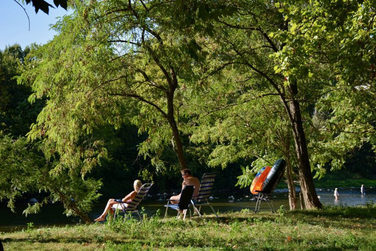 Camping Les Peupliers Ardeche strand 768x513