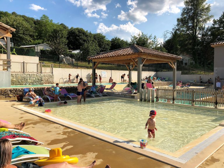 Camping Mazet Plage Ardeche zwembad 768x576
