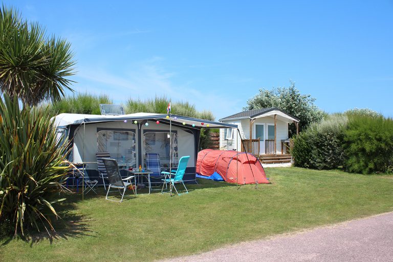 Camping Le Cormoran staanplaats privesanitair Normandie 768x512