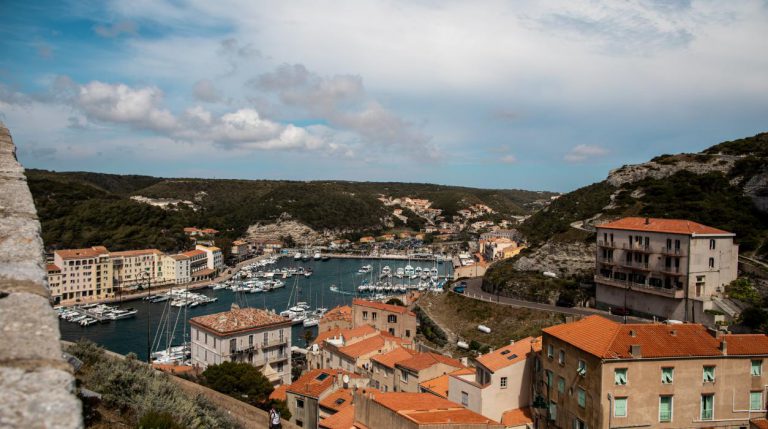 Boerencamping Figari Corsica omgeving 768x429