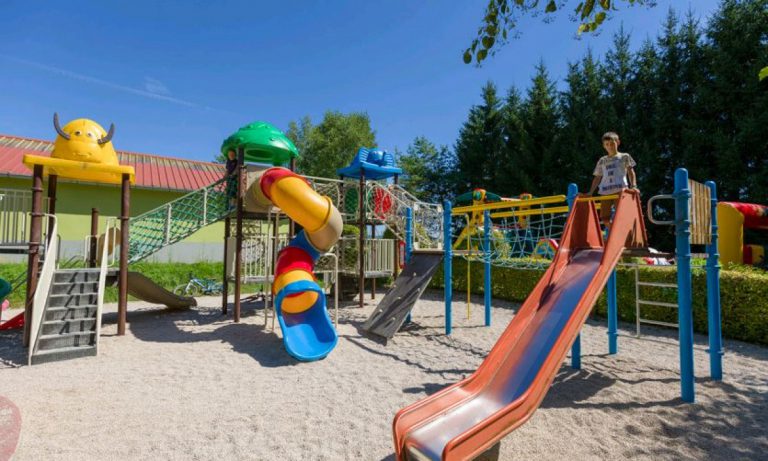 Camping Beauregard Jura speeltuin 768x461