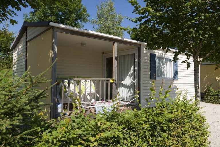 Camping Beauregard Jura stacaravan huren 768x512