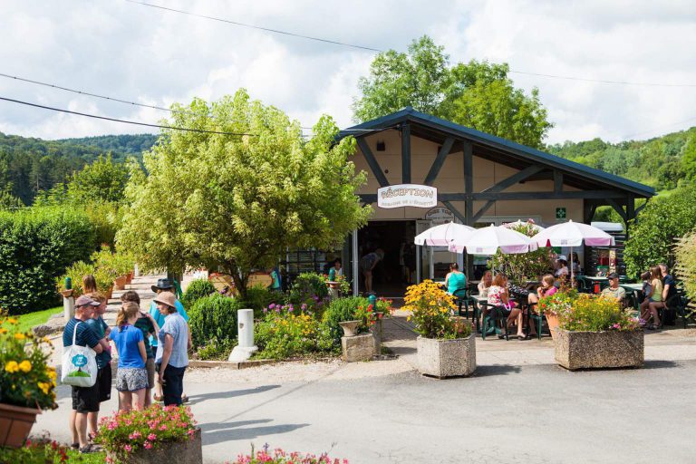 Camping Domaine de l Epinette terras 768x512