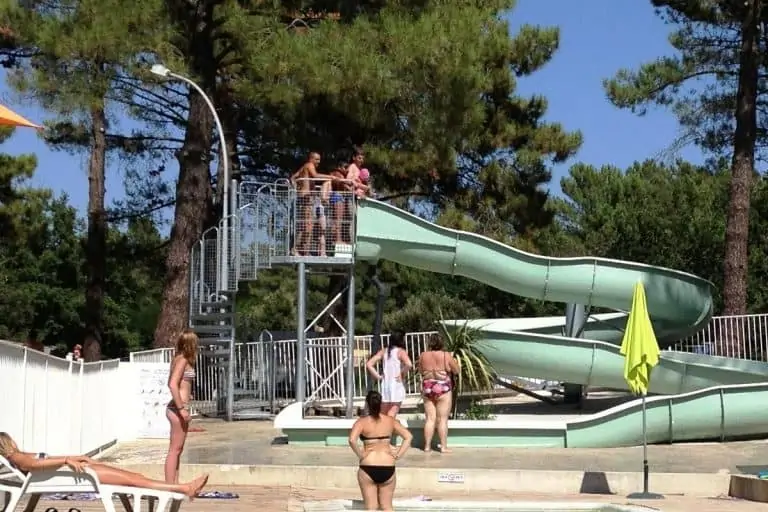 Camping la Pinede en Provence glijbaan 768x512