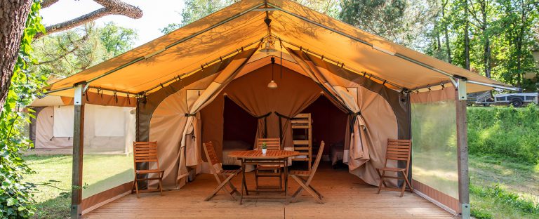 lodge camping evasion puy leveque 768x312