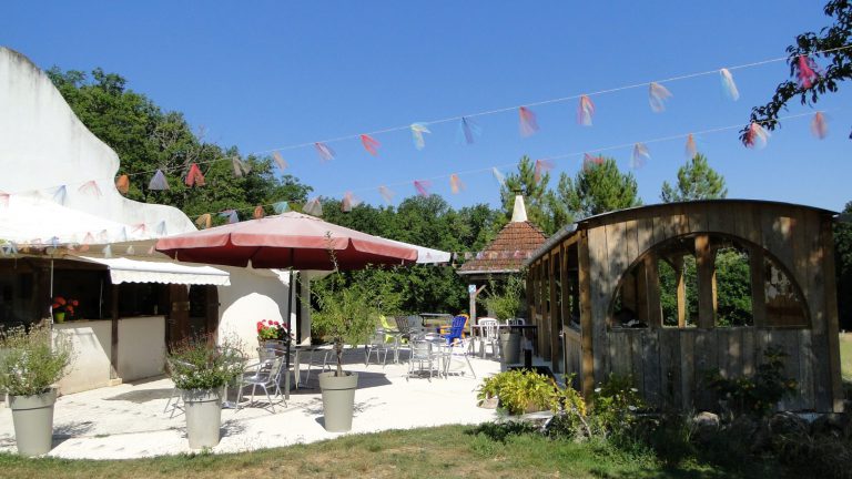 Bar la Clairiere Dordogne3 scaled 1 768x432