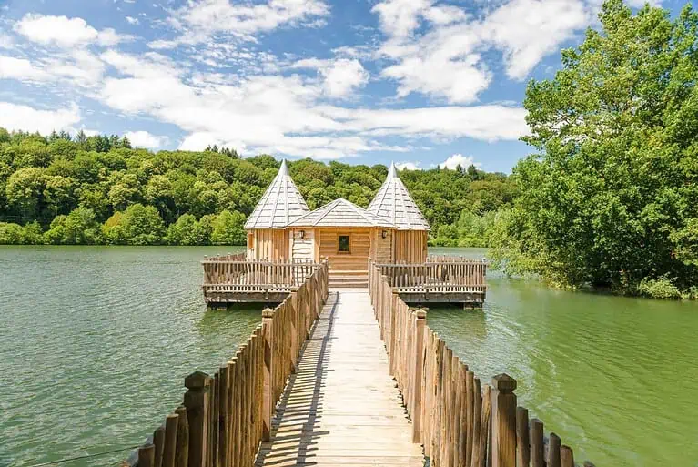 1606 05 03 chateau cabanesdesgrandslacs hd scaled 768x513