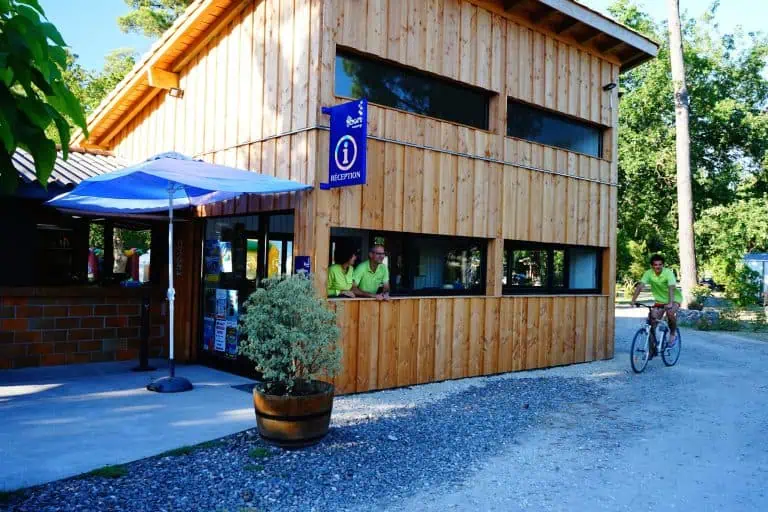 00000535205 1 scaled 768x512