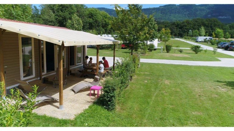 000007417671 768x432