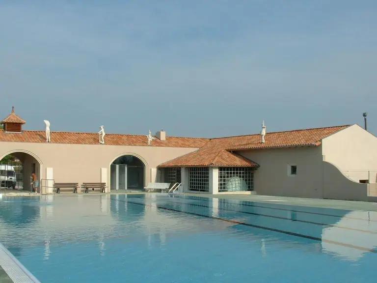 00000748083 1 768x576