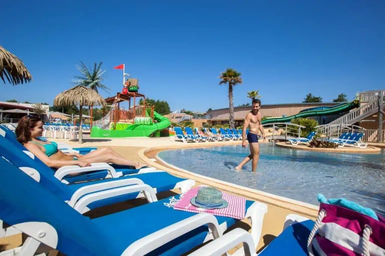 00000748243 1 768x512