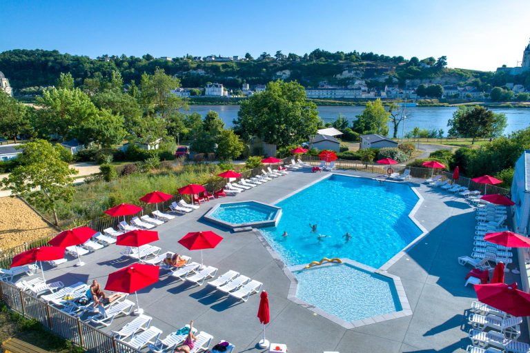 000008755081 768x512