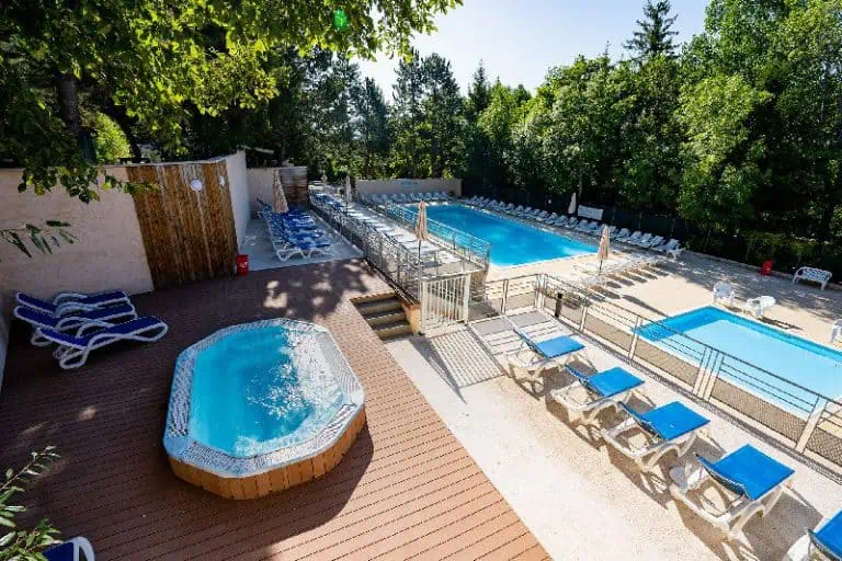 00000903922 1 768x512