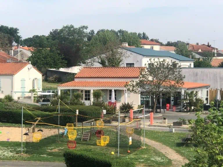 00000921447 1 768x576