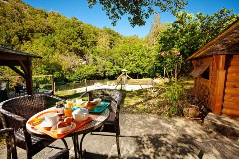 00000946952 1 scaled 768x512