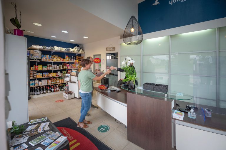 000009503701 768x511