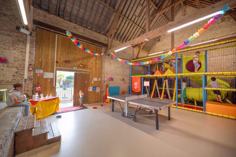 000009503831 768x511