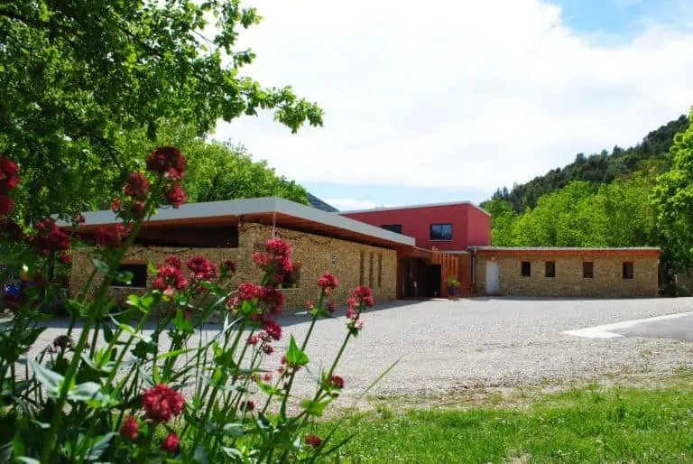 00000973928 1 768x514