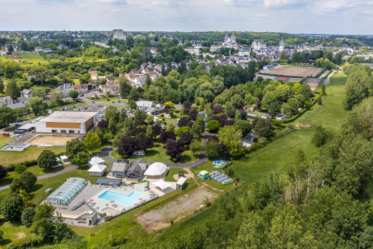 000010028521 768x512